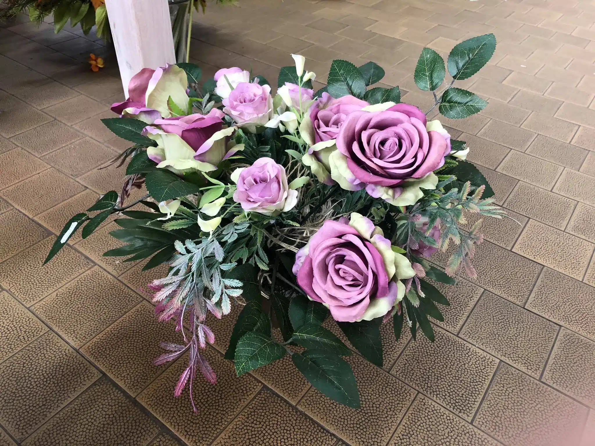 Kompozycja kwiatowa Purple Flowers