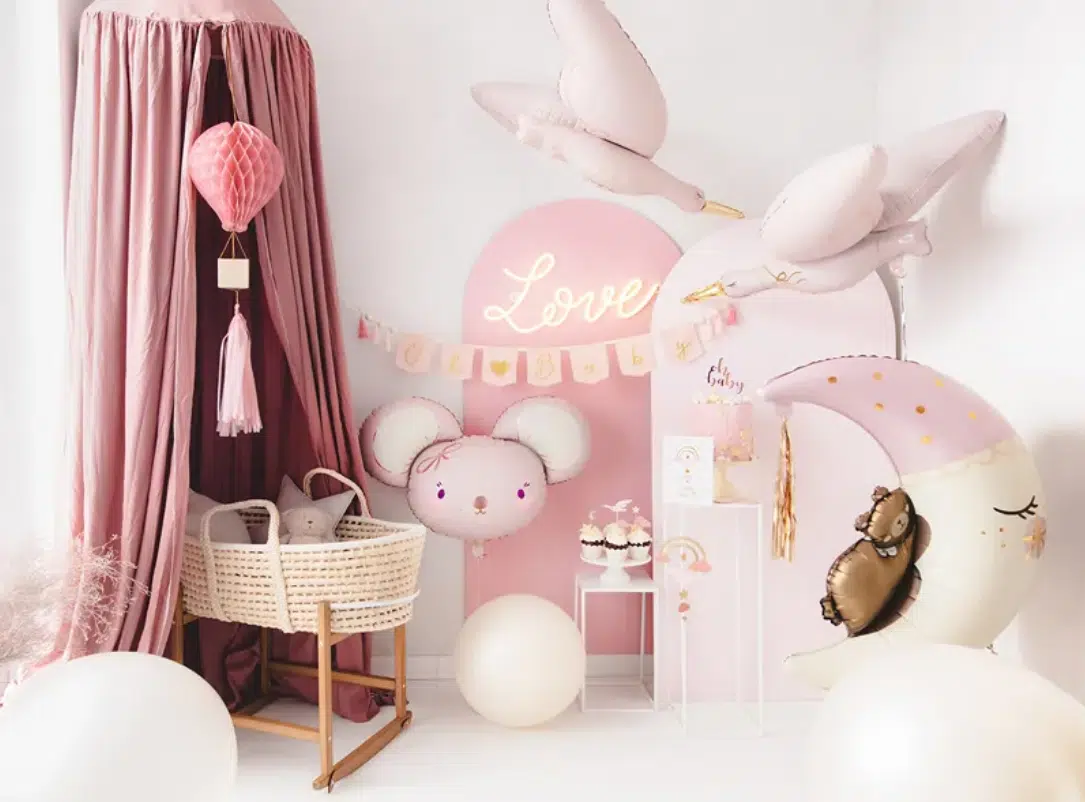 Balony w kolorze różowym na baby shower