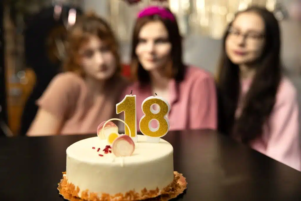 Tort na 18 urodziny pomysły